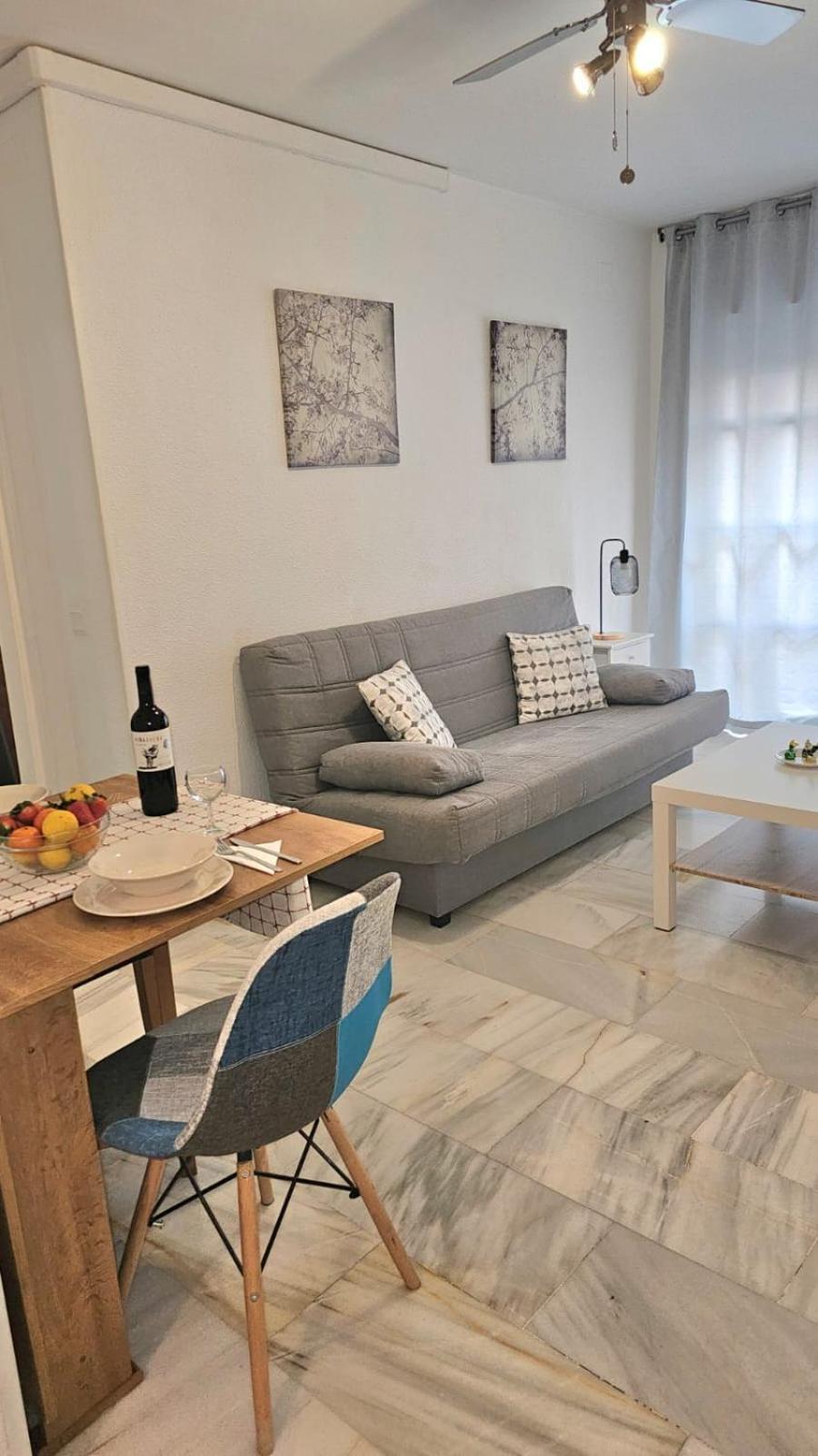 Ideal Holiday Apartment One Bedroom City Center Málaga Kültér fotó