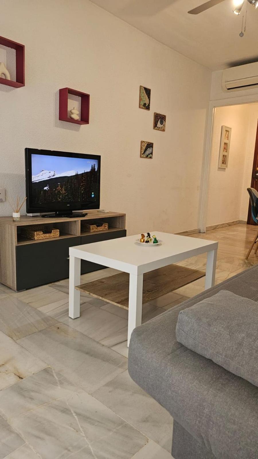 Ideal Holiday Apartment One Bedroom City Center Málaga Kültér fotó